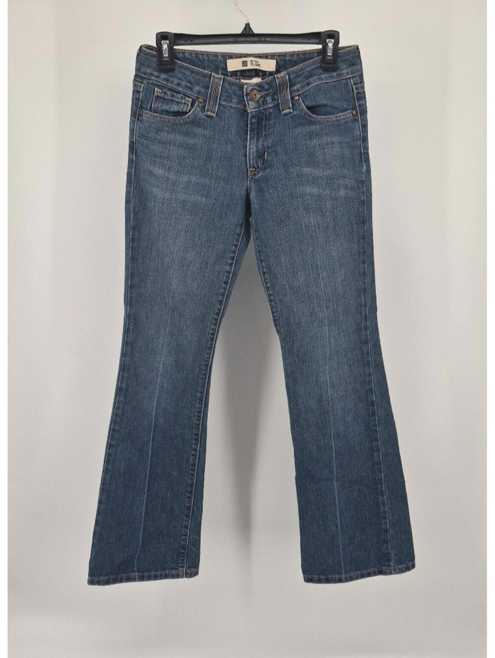 GAP Women's Low Rise Curvy Flare Jeans Women's 4 Regular Medium Wash